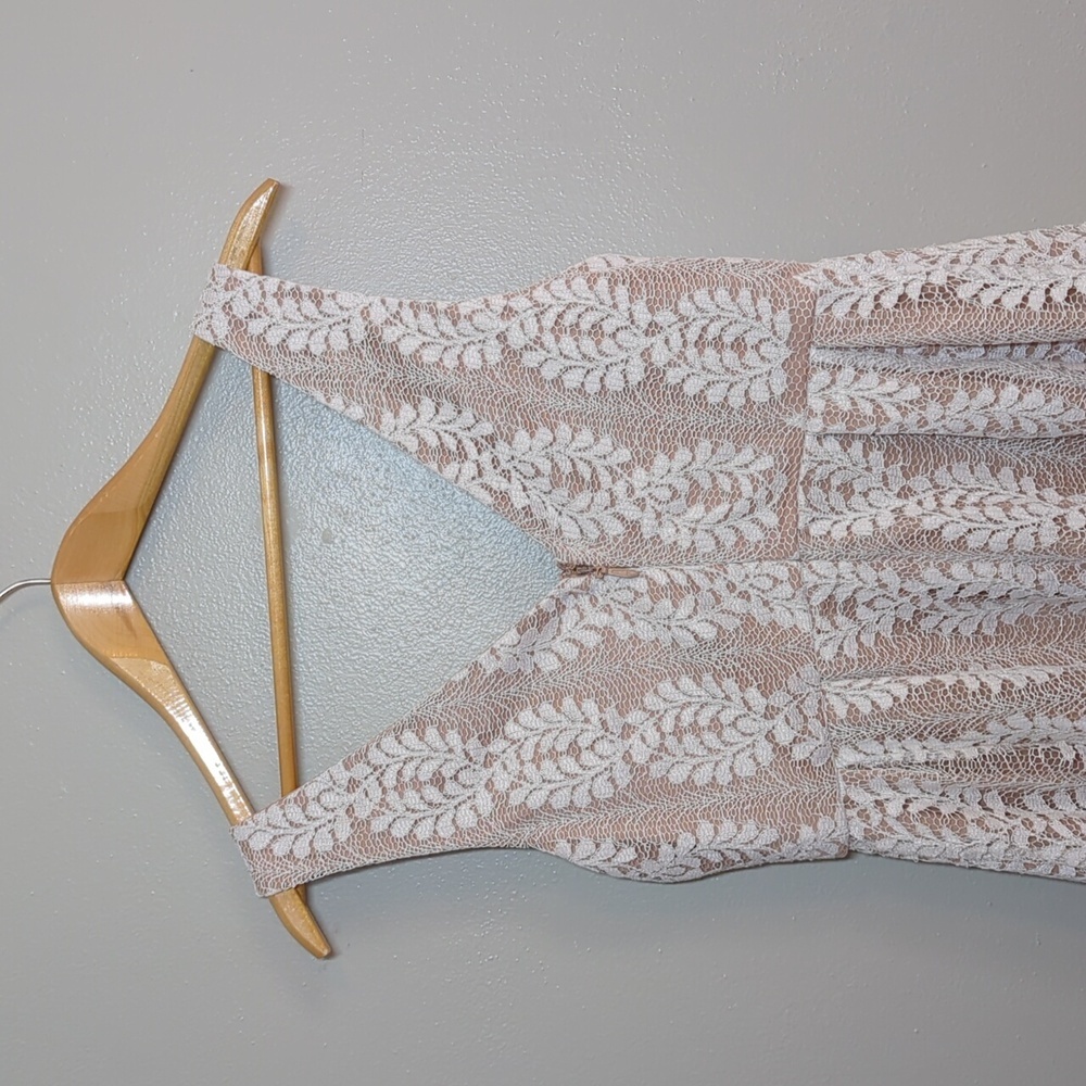 Lulus‎ Cream and white Lace V-Neck Mini Dress Size Medium - Picture 8 of 10